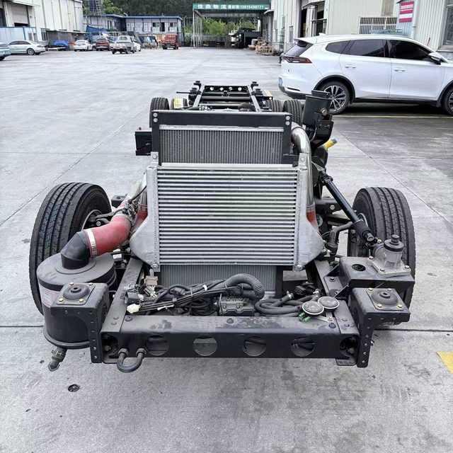 CHASSIS DE TREINADOR DE DIESEL DIESEL DE 7 M FATÓRIA DA CHINA - Absorção de choque de alta resistência, adequada para condições complexas da estrada urbana e rural
