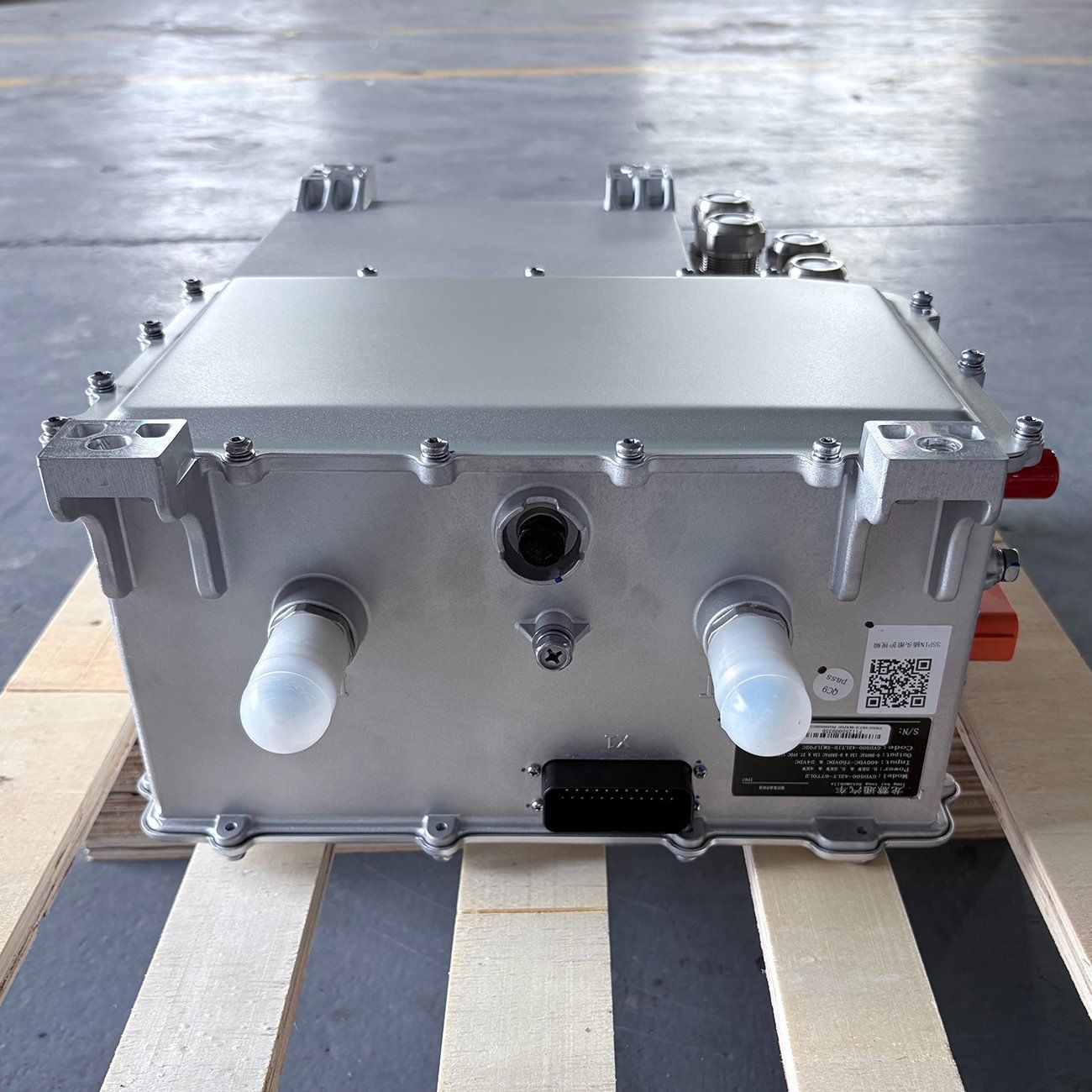 Fábrica da China O controlador DCDC DCDC Four-in-One Fonte de alimentação integrada para novas peças de automóvel Energy é adequado para ônibus de ônibus da cidade 250V-750V