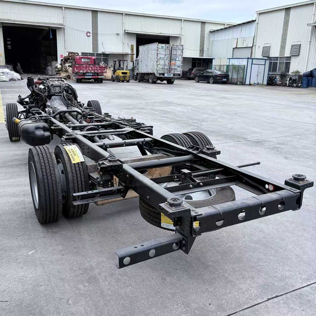 CHASSIS DE TREINADOR DE DIESEL DIESEL DE 7 M FATÓRIA DA CHINA - Absorção de choque de alta resistência, adequada para condições complexas da estrada urbana e rural