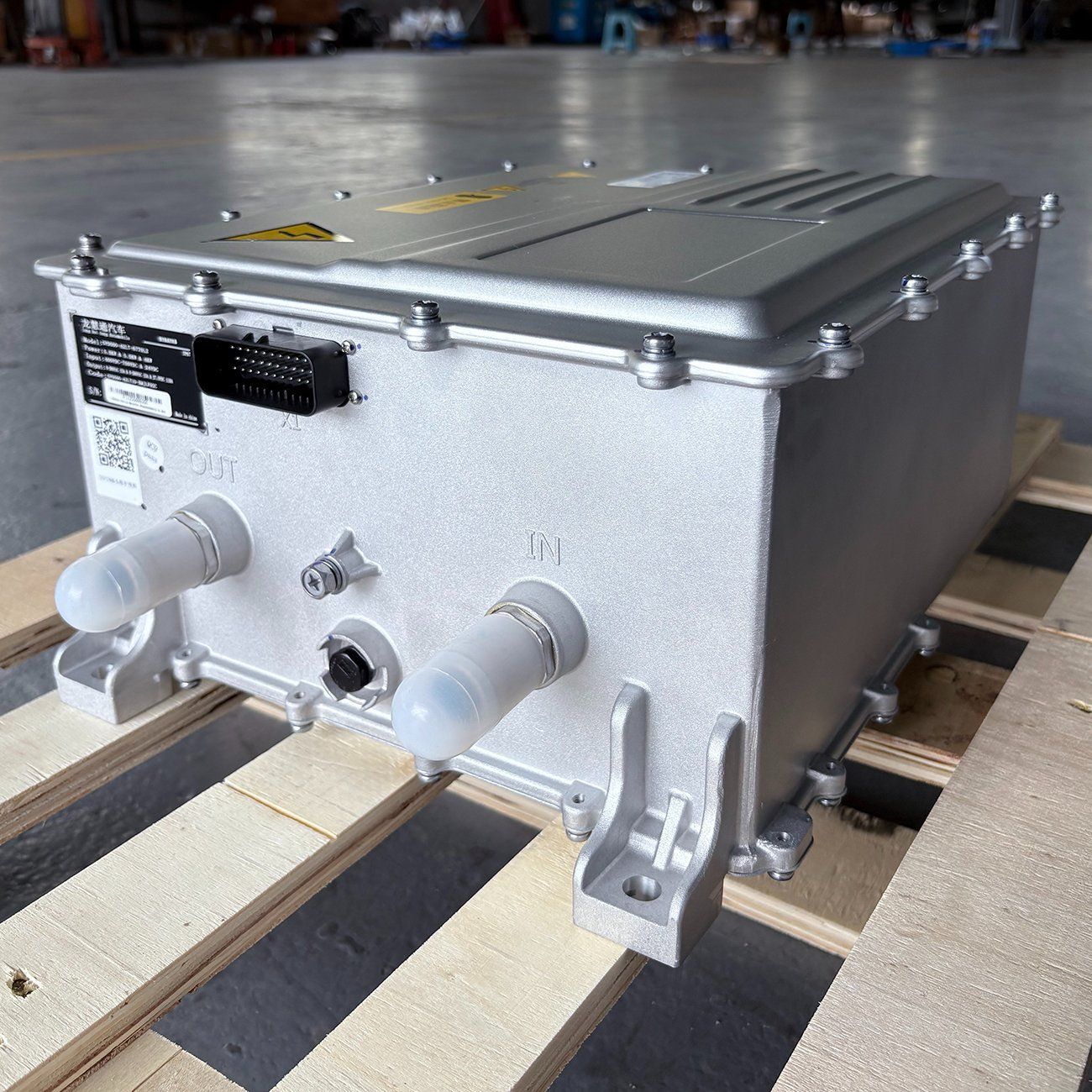 Fábrica da China O controlador DCDC DCDC Four-in-One Fonte de alimentação integrada para novas peças de automóvel Energy é adequado para ônibus de ônibus da cidade 250V-750V