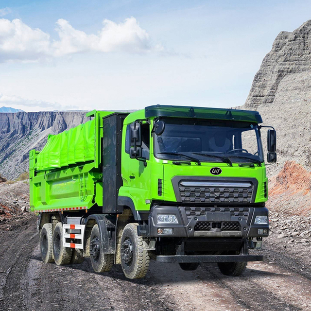 Caminhão basculante elétrico 8x4
