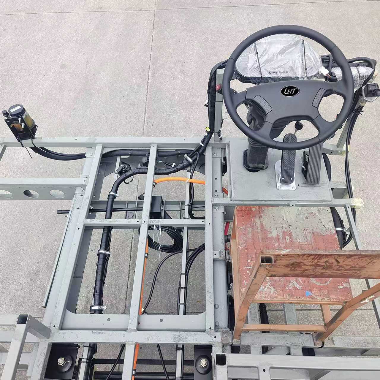 China Factory 9m Electric Luxury City Comuter Bus Chassis Chassis