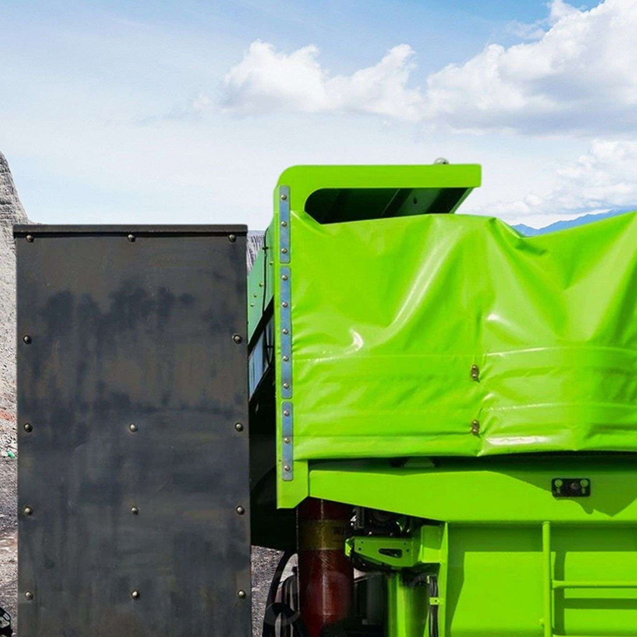 China Factory 8x4 New Energy Electric Truck com tecnologia de bateria intercambiável