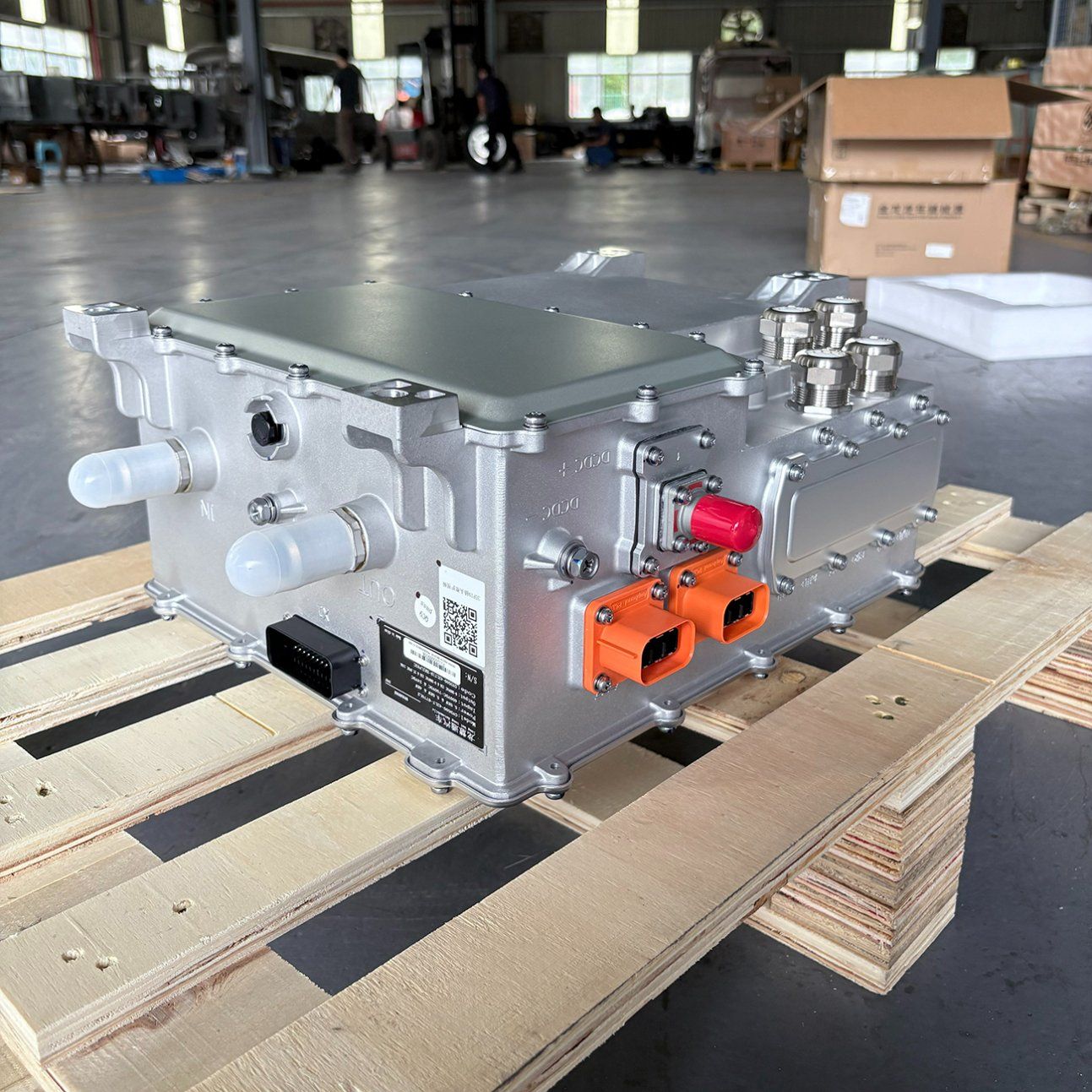 Fábrica da China O controlador DCDC DCDC Four-in-One Fonte de alimentação integrada para novas peças de automóvel Energy é adequado para ônibus de ônibus da cidade 250V-750V