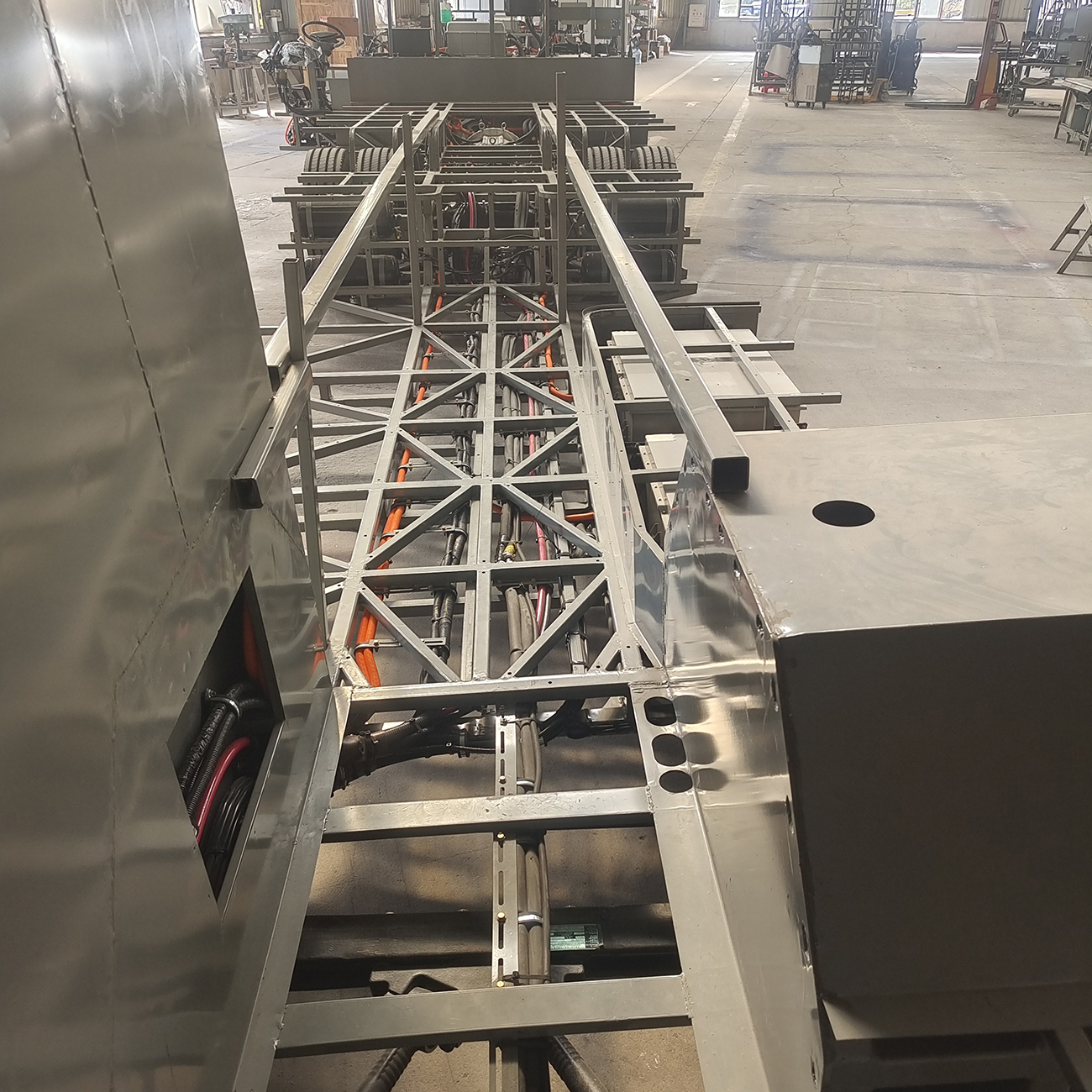 China Factory 12m Electric City Luxury Comuter Bus Chassis Design