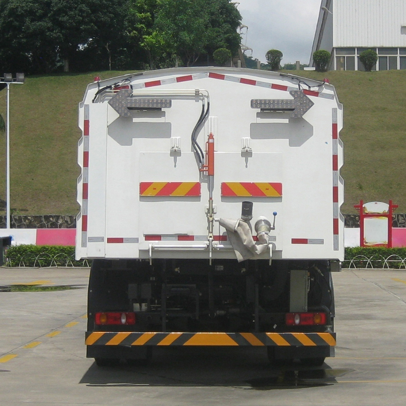 China Factory de alto grau Urban Road Sweeper e Caminhão de Limpeza de alta pressão Combinação de caminhão de saneamento